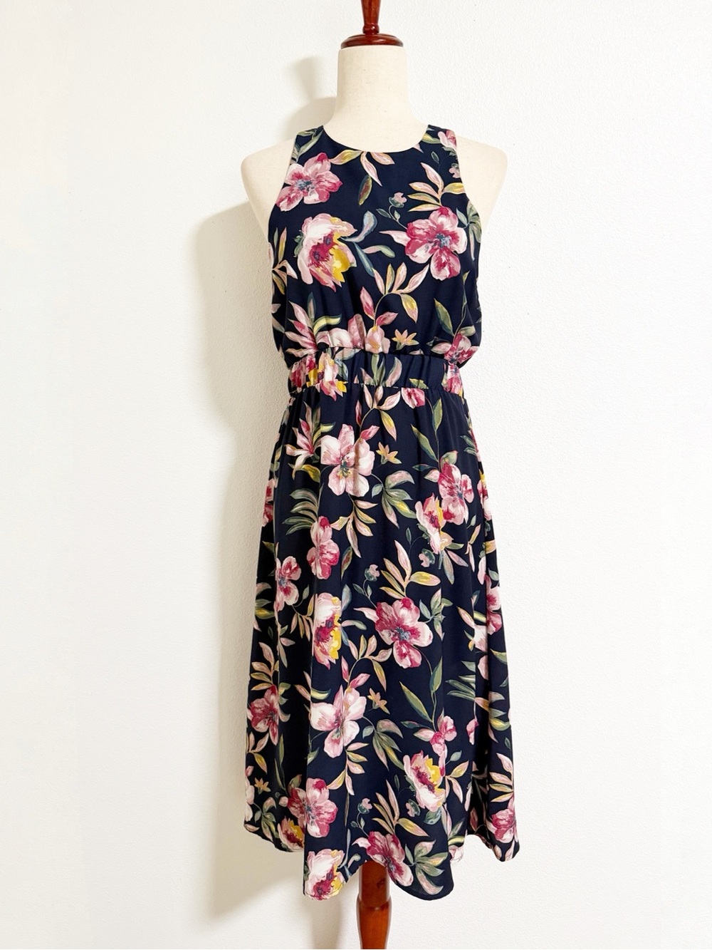 NEW Gilli Maui Tropical Floral Midi Dress